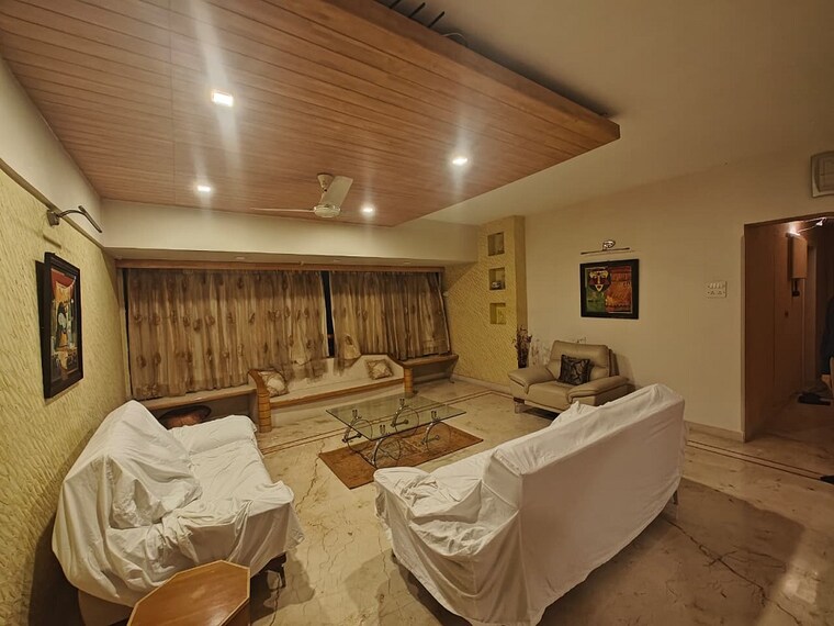 Room, khar west 4 Bedroom 1400 Sq.Ft. Apartment In Khar West Mumbai 9403319