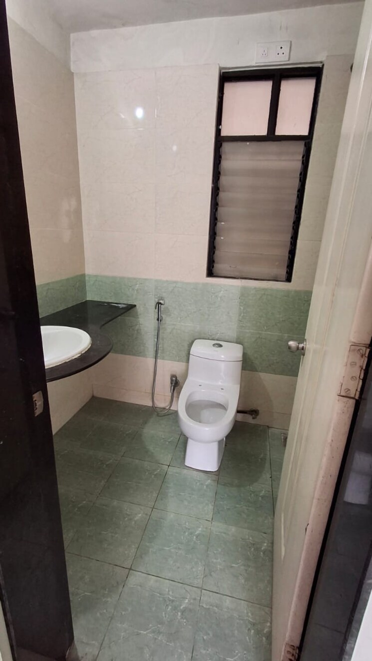 Bathroom, nanded-lalit 2 Bedroom 825 Sq.Ft. Apartment In Sinhagad Road Pune 9403352