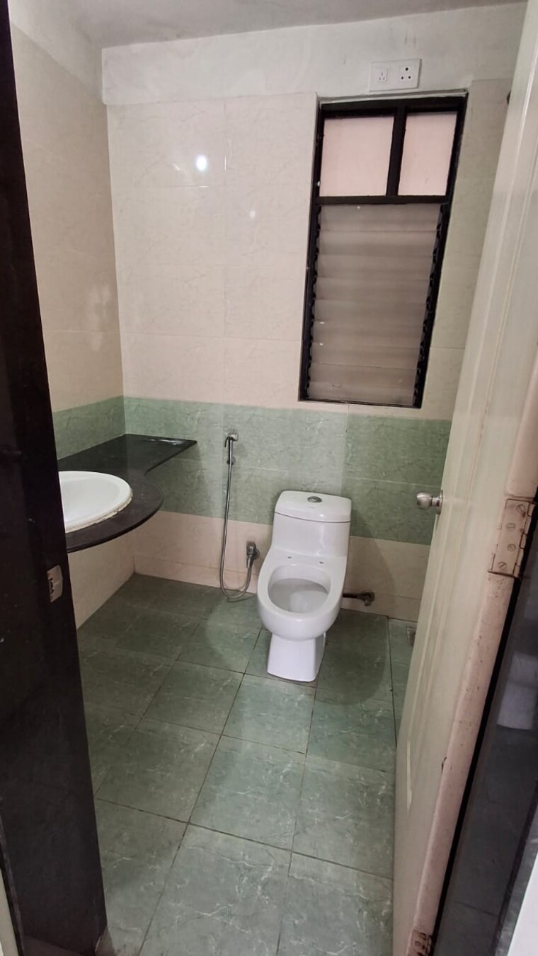 Bathroom, nanded-lalit 2 Bedroom 825 Sq.Ft. Apartment In Sinhagad Road Pune 9403352