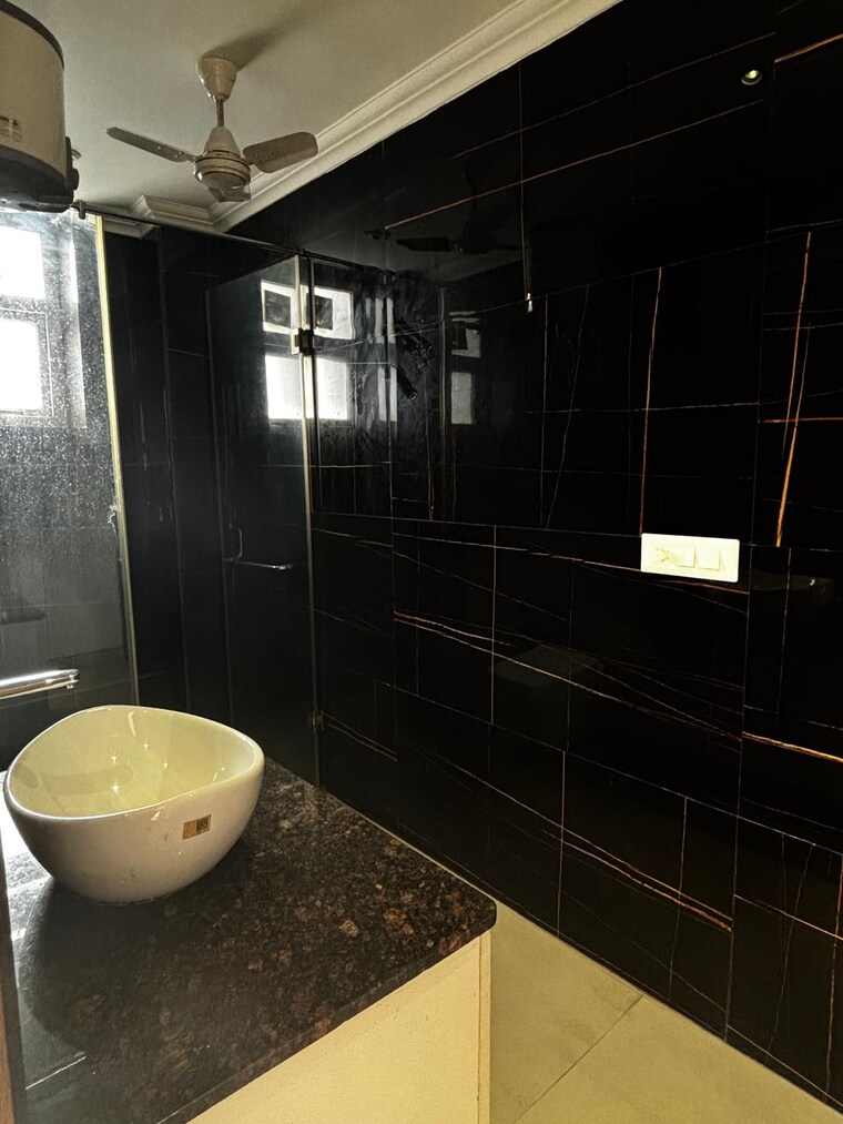 Bathroom, global-arcade 3 Bedroom 1750 Sq.Ft. Builder Floor In Sector 42 Gurgaon 9403541