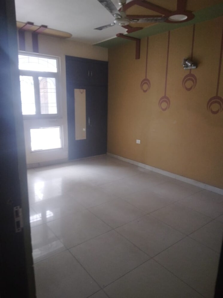 Room, gh-7-crossings-republik 3 Bedroom 1710 Sq.Ft. Builder Floor In Vijay Nagar Ghaziabad 9403654