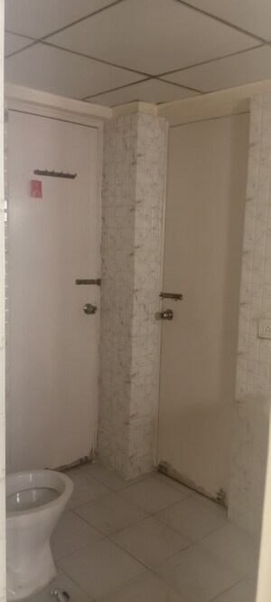 Master Bedroom in 4 BHK Apartment at Gaur City 6th Avenue, Sector 4 Greater Noida – for Sale