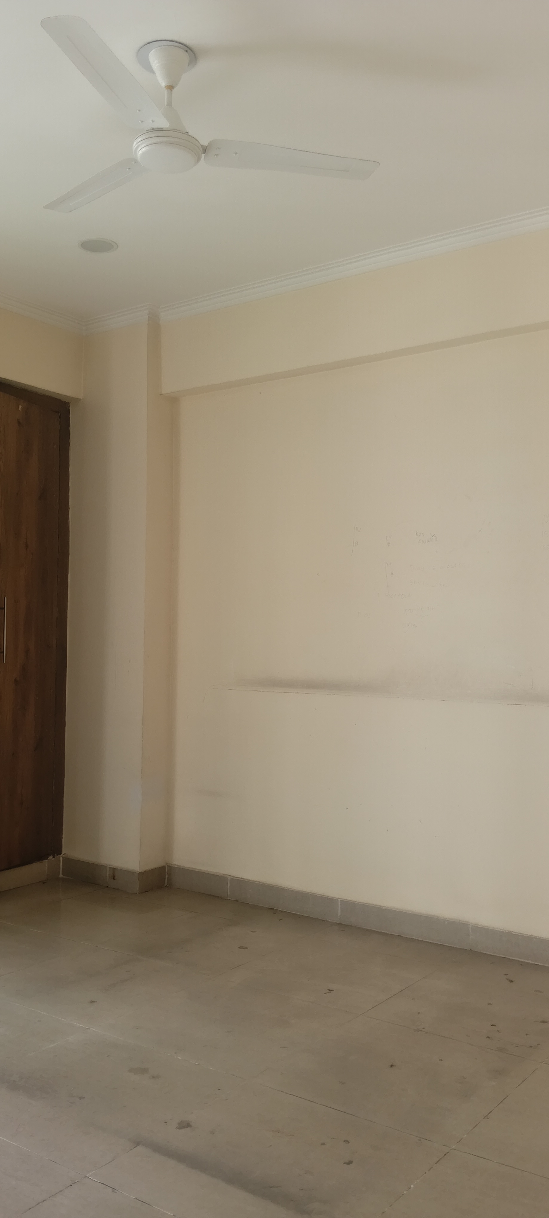 4 BHK + Servant Room Apartment For Sale in Gaur City 6th Avenue