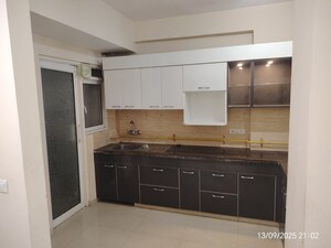 Kitchen in 2.5 BHK Apartment at Omaxe R2, Gomti Nagar – for Rent