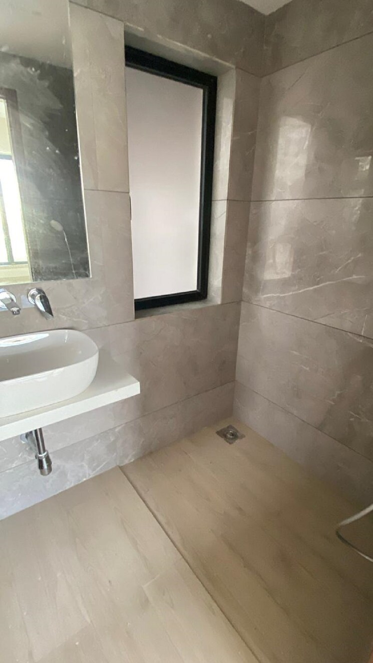 Bathroom, santacruz west 3 Bedroom 1200 Sq.Ft. Apartment In Santacruz West Mumbai 9403668