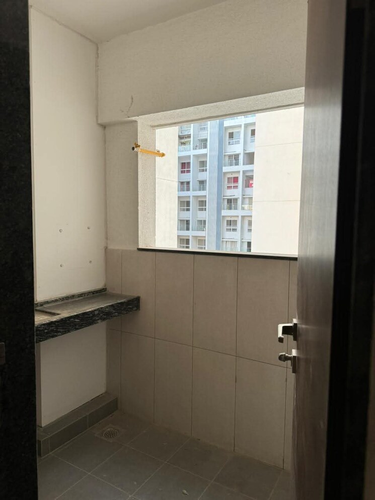 Bathroom, gera-world-of-joy 3 Bedroom 1059 Sq.Ft. Apartment In Kharadi Pune 9403749