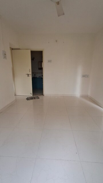 Room in 2 BHK Apartment at Venkatesh Nisarg, Sinhagad Road – for Rent