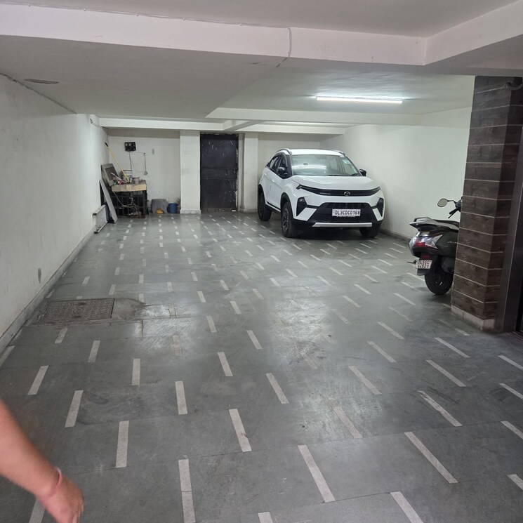  Parking, bali nagar 3 Bedroom 1800 Sq.Ft. Builder Floor In Bali Nagar Delhi 9403773
