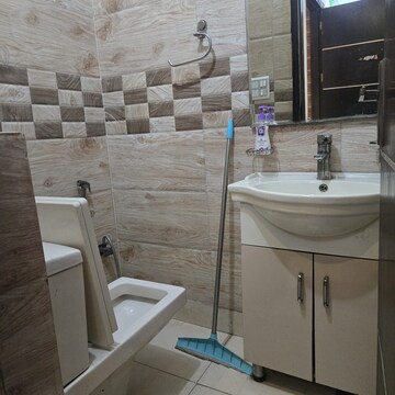 Master Bedroom in 3 BHK Builder Floor at Bali Nagar – for Rent