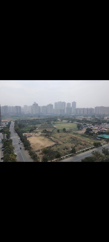 Swimming Pool in 3 BHK Apartment at Prateek Wisteria, Sector 77 – for Rent