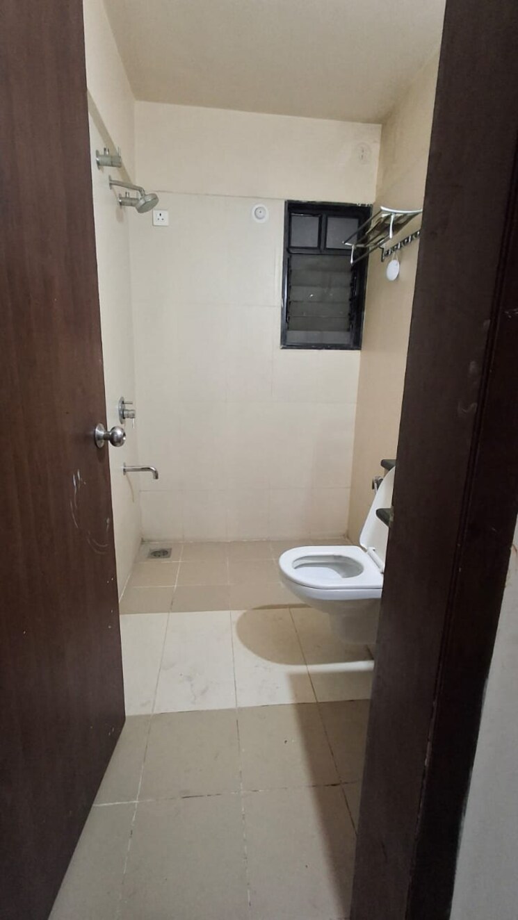 Bathroom, saarrthi-shimmer-n-shine 2 Bedroom 1158 Sq.Ft. Apartment In Vadgaon Budruk Pune 9403776