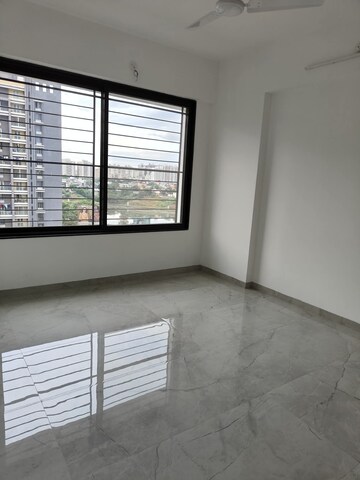 Room in 2 BHK Apartment at Unique Youtopia, Kharadi – for Rent