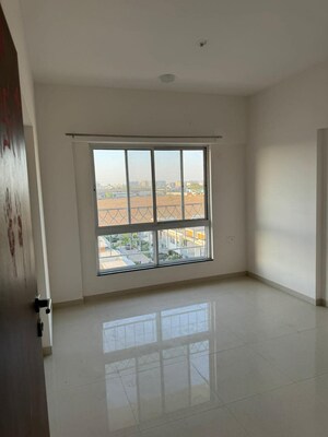 Room in 2 BHK Apartment at Unique Youtopia, Kharadi – for Rent