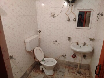 Bathroom in 1 BHK Independent House at Sector 13 – for Rent