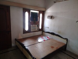 1 BHK Independent House For Rent in Sector 13