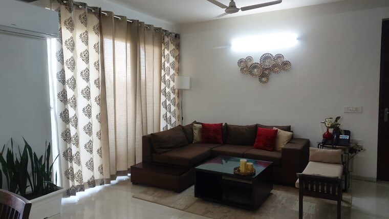 Living Room, tulip-violet 3 Bedroom 1578 Sq.Ft. Apartment In Sector 69 Gurgaon 9404218