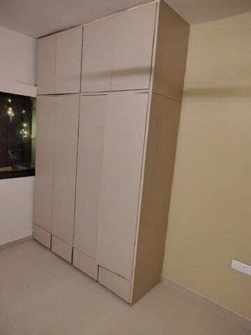 Bedroom in 2 BHK Apartment at Khar West – for Rent