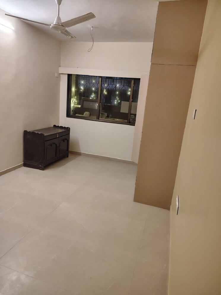 Room, khar west 2 Bedroom 750 Sq.Ft. Apartment In Khar West Mumbai 9403967