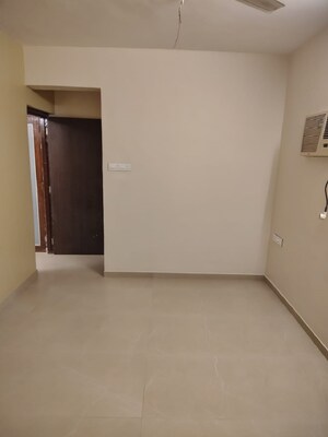 Room in 2 BHK Apartment at Khar West – for Rent