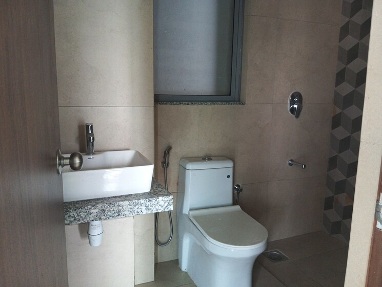 Bathroom, kalpataru-immensa 2 Bedroom 599 Sq.Ft. Apartment In Kolshet Road Thane 9404013