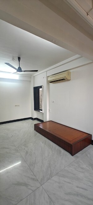 Room in 2 BHK Apartment at Bandra West – for Rent