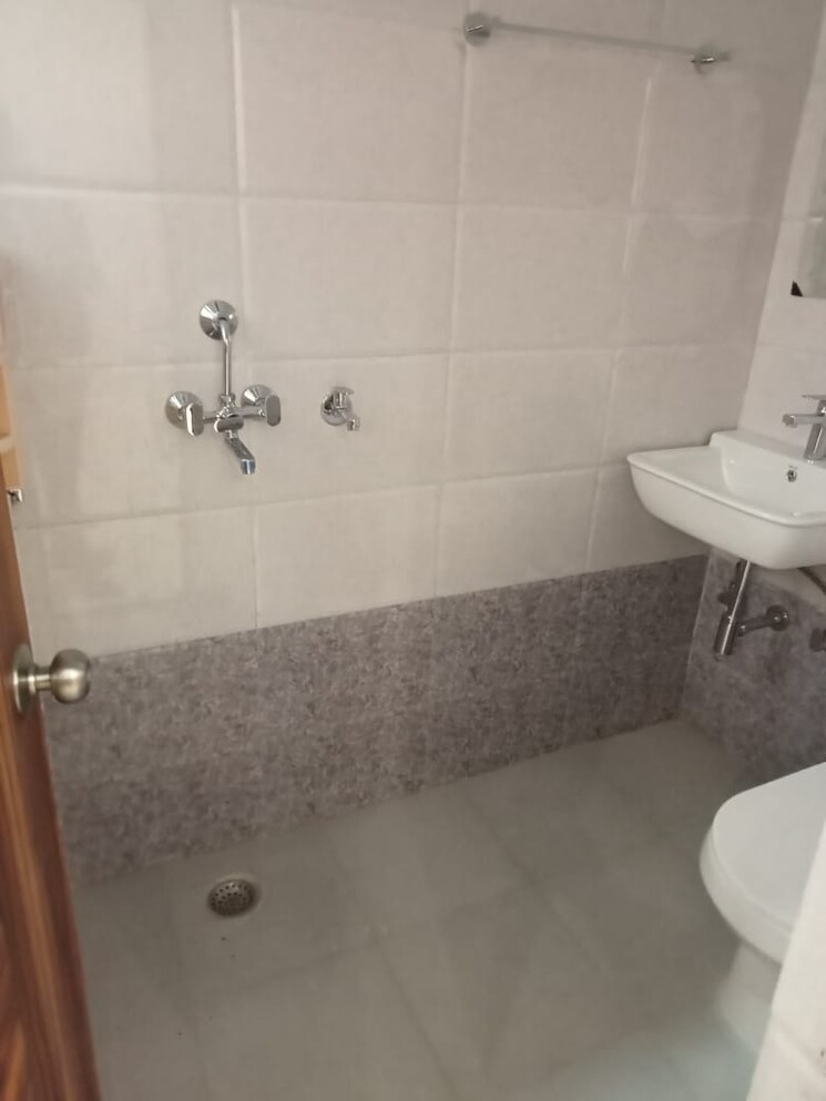 Bathroom, sector 47 2 Bedroom 1463 Sq.Ft. Builder Floor In Sector 47 Gurgaon 9404105