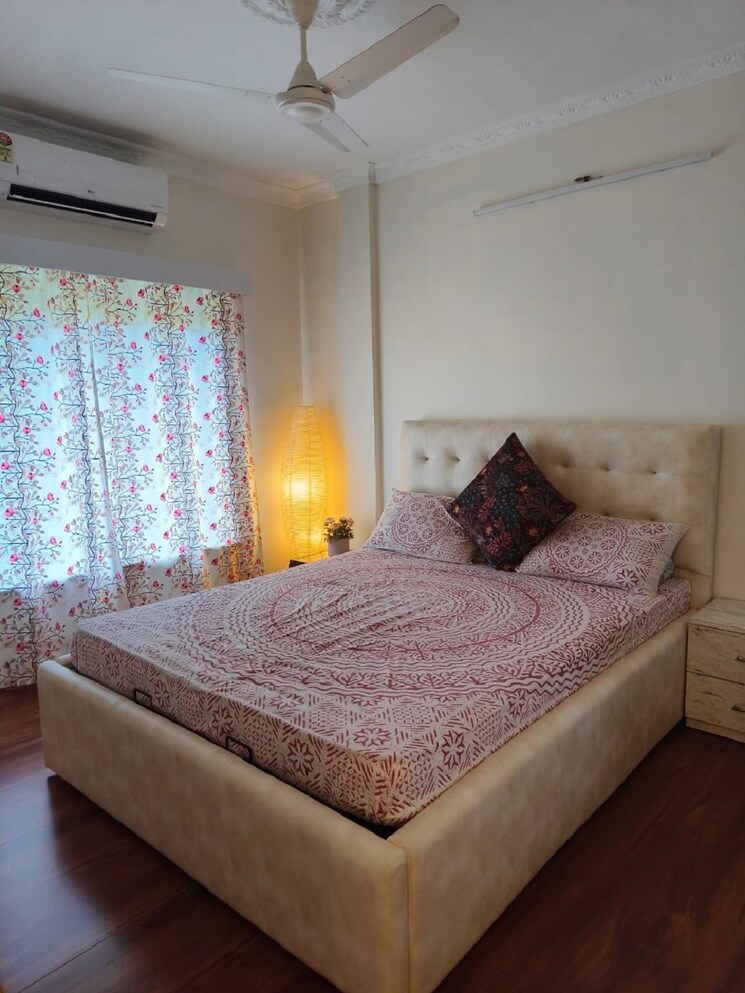 Bedroom, bandra west 2 Bedroom 750 Sq.Ft. Apartment In Bandra West Mumbai 9404094