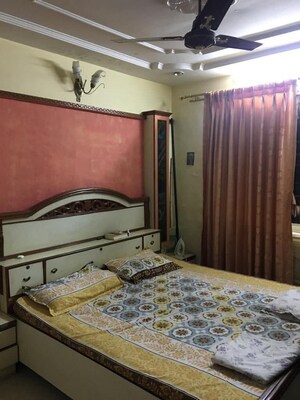 Bedroom in 1 RK Apartment at Gokul Tower Apartment, Kandivali East – for Rent