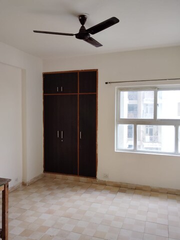 Room in 3 BHK Apartment at Sector 86 – for Rent