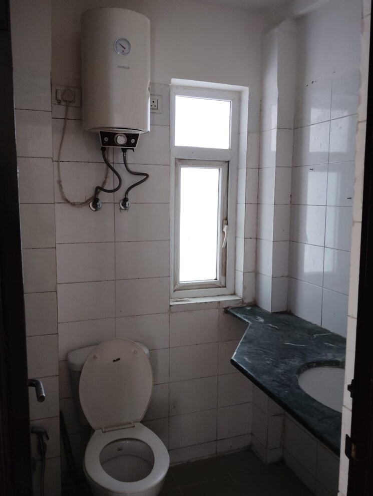 Bathroom, sector 86 3 Bedroom 1200 Sq.Ft. Apartment In Sector 86 Faridabad 9404199