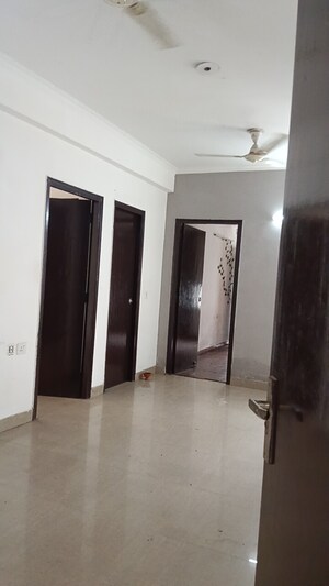 Room in 4 BHK Apartment at Sam Palm Olympia, Sector 16c Greater Noida – for Sale
