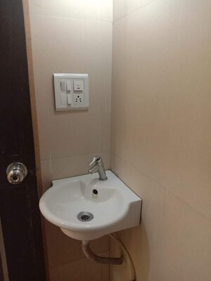 Bathroom in 1 BHK Apartment at Gokul Tower Apartment, Kandivali East – for Rent