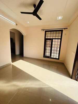 Room in 1 BHK Builder Floor at Sector 46 – for Rent