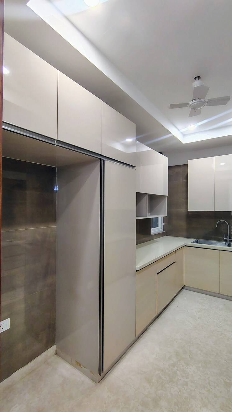 Kitchen, dlf-city-gurgaon 4 Bedroom 2900 Sq.Ft. Builder Floor In Sector 27 Gurgaon 9404253