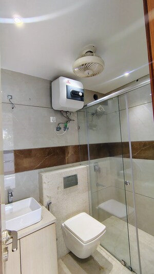 Kitchen in 4 BHK Builder Floor at DLF City Gurgaon, Sector 27 – for Rent