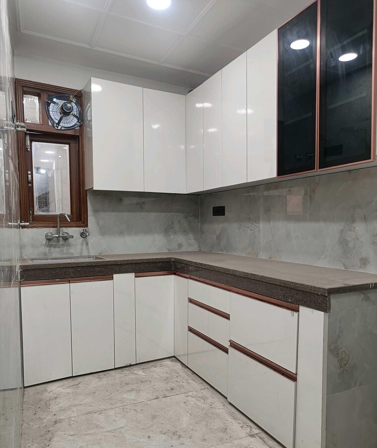 Kitchen, govindpuri 3 Bedroom 900 Sq.Ft. Builder Floor In Govindpuri Delhi 9404221