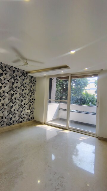 Room in 4 BHK Builder Floor at DLF City Gurgaon, Sector 27 – for Rent