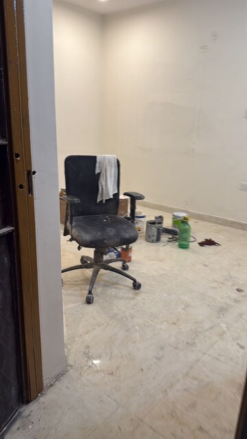 Master Bedroom in 1.5 BHK Builder Floor at Palam Vihar – for Rent