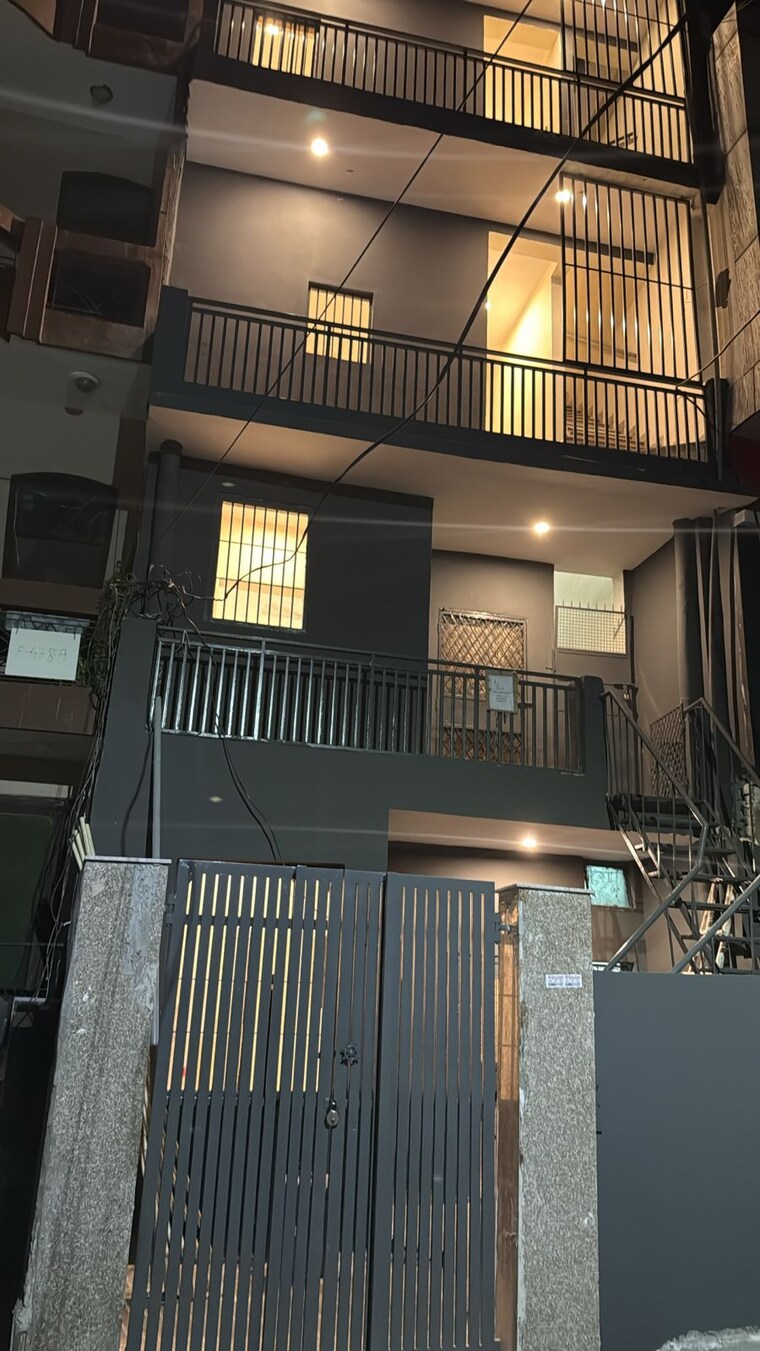 Exterior View, palam vihar 1.5 Bedroom 66 Sq.Yd. Builder Floor In Palam Vihar Gurgaon 9404297