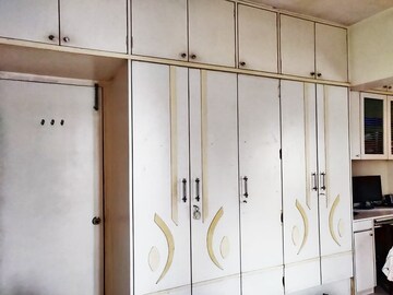  1 BHK Apartment at Bandra West – for Rent