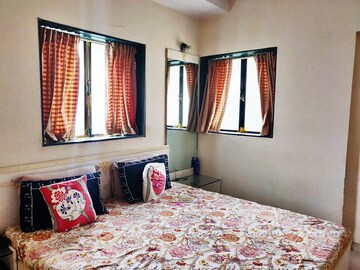 Bedroom in 1 BHK Apartment at Bandra West – for Rent