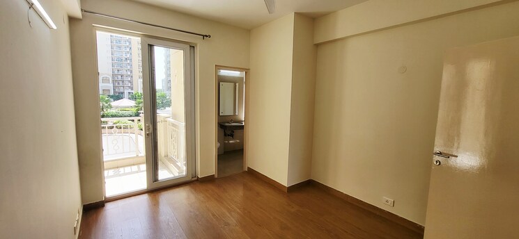 Room, emaar-palm-hills 4 Bedroom 1950 Sq.Ft. Apartment In Sector 77 Gurgaon 9404237