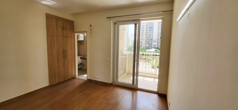 Room, emaar-palm-hills 4 Bedroom 1950 Sq.Ft. Apartment In Sector 77 Gurgaon 9404237