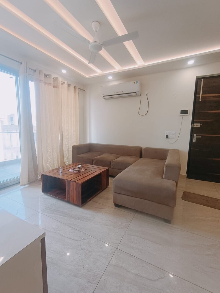 Living Room, sector 46 3 Bedroom 3000 Sq.Ft. Builder Floor In Sector 46 Gurgaon 9404310