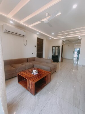 Living Room in 3 BHK Builder Floor at Sector 46 – for Rent