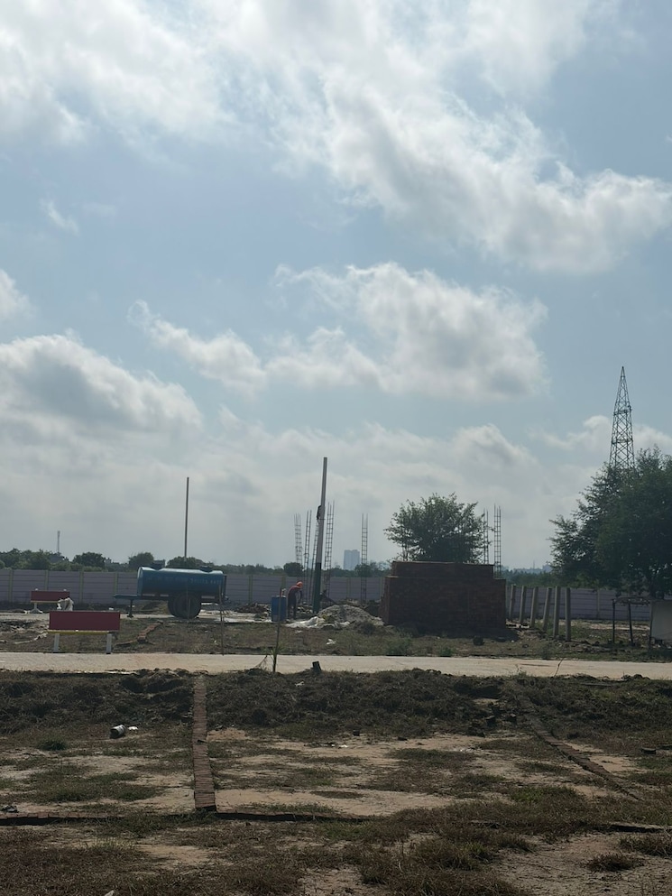 Exterior View, sector 12  80 Sq.Yd. Plot In Sector 12 Noida 9404294