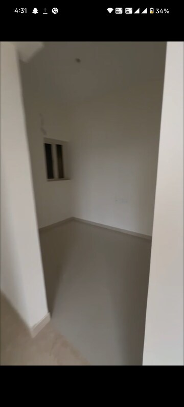 Room in 2.5 BHK Apartment at Omkar Signet, Malad East – for Rent