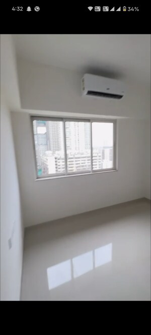 Master Bedroom in 2.5 BHK Apartment at Omkar Signet, Malad East – for Rent