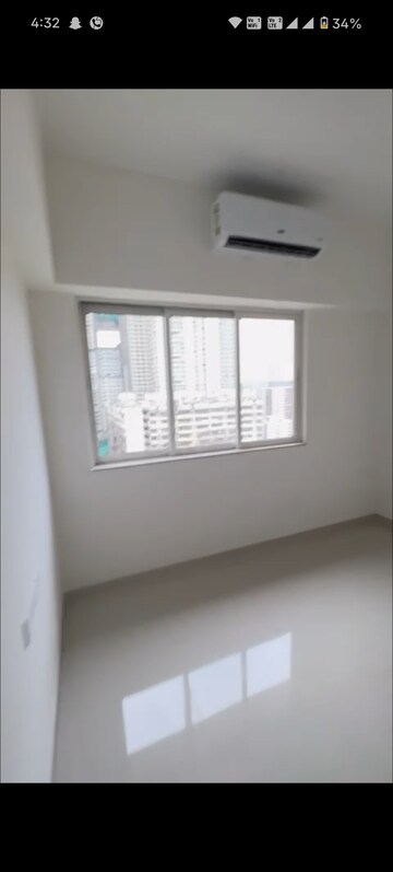 Master Bedroom in 2.5 BHK Apartment at Omkar Signet, Malad East – for Rent