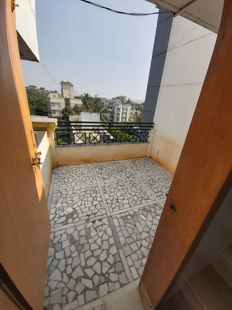 Terrace, vyas-ranjeet-heights 3 Bedroom 1590 Sq.Ft. Apartment In Rambaug Colony Pune 9404303